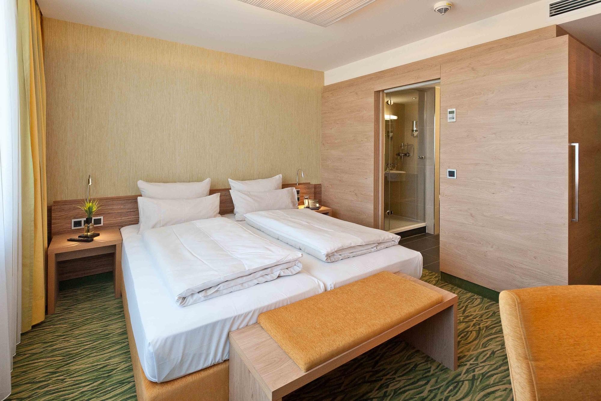 Hotel Bildungsblick Kirchseeon Екстер'єр фото