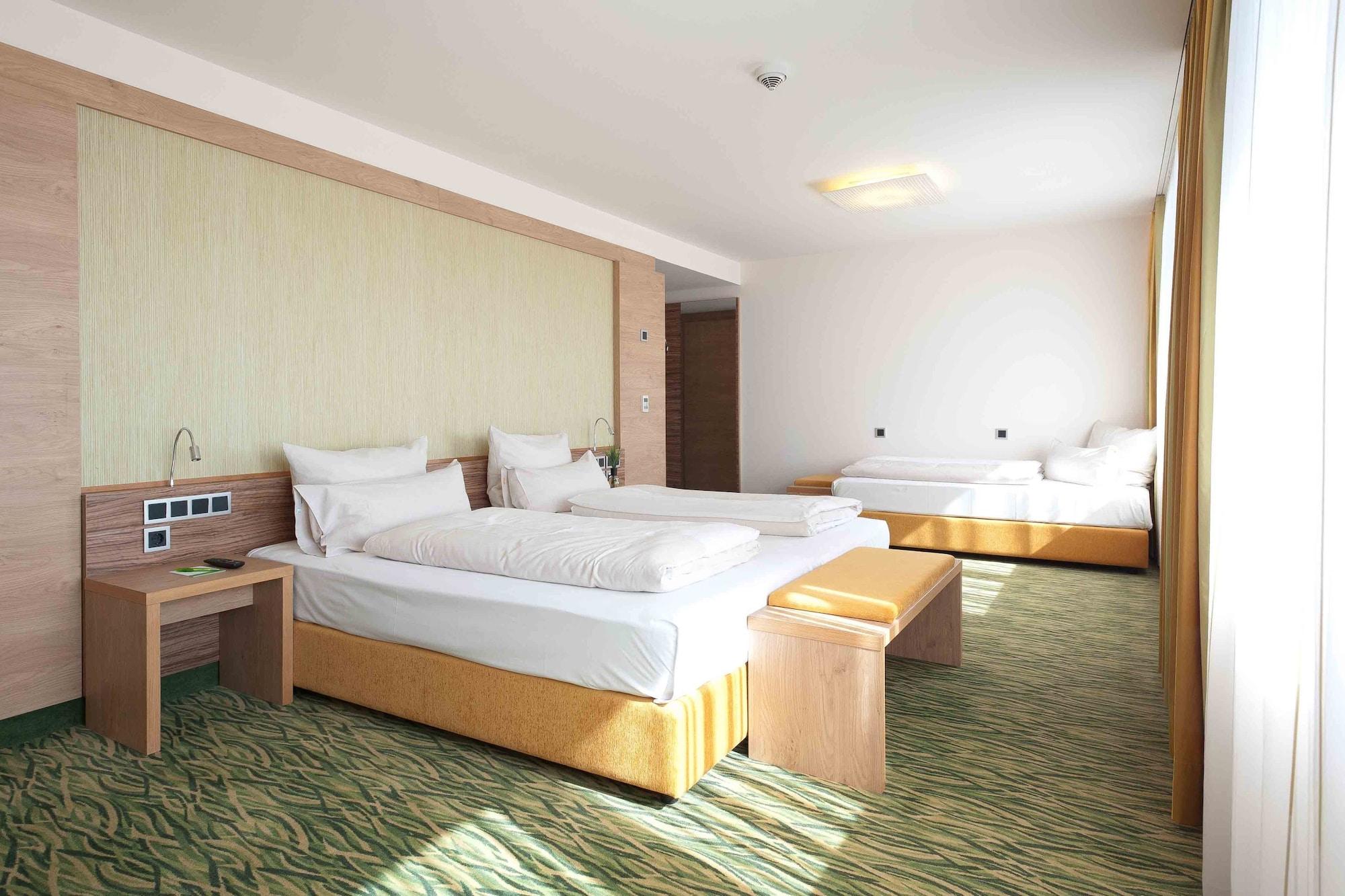 Hotel Bildungsblick Kirchseeon Екстер'єр фото
