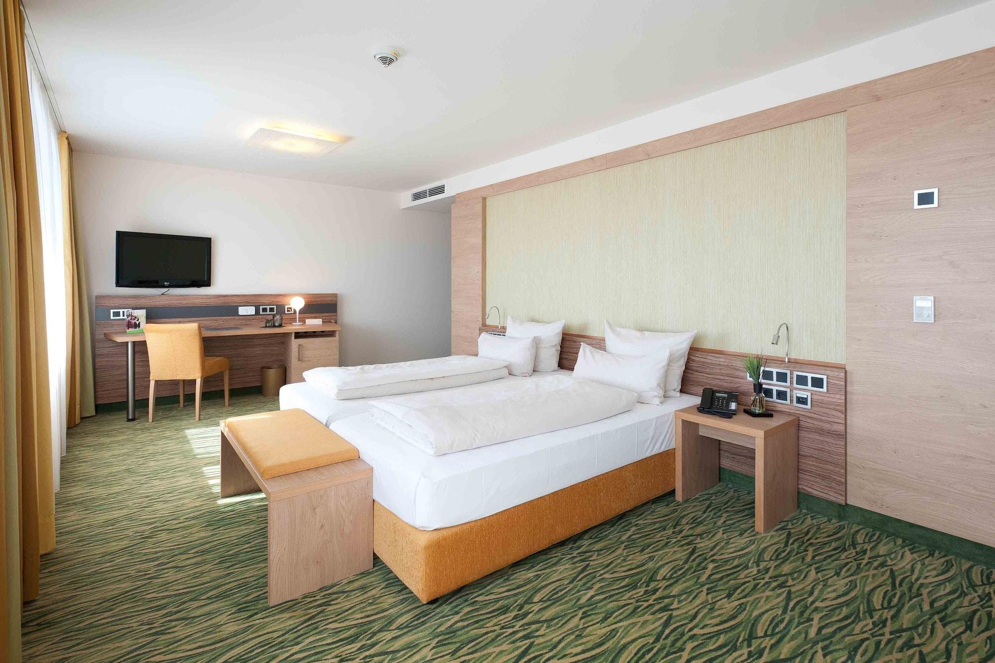 Hotel Bildungsblick Kirchseeon Екстер'єр фото