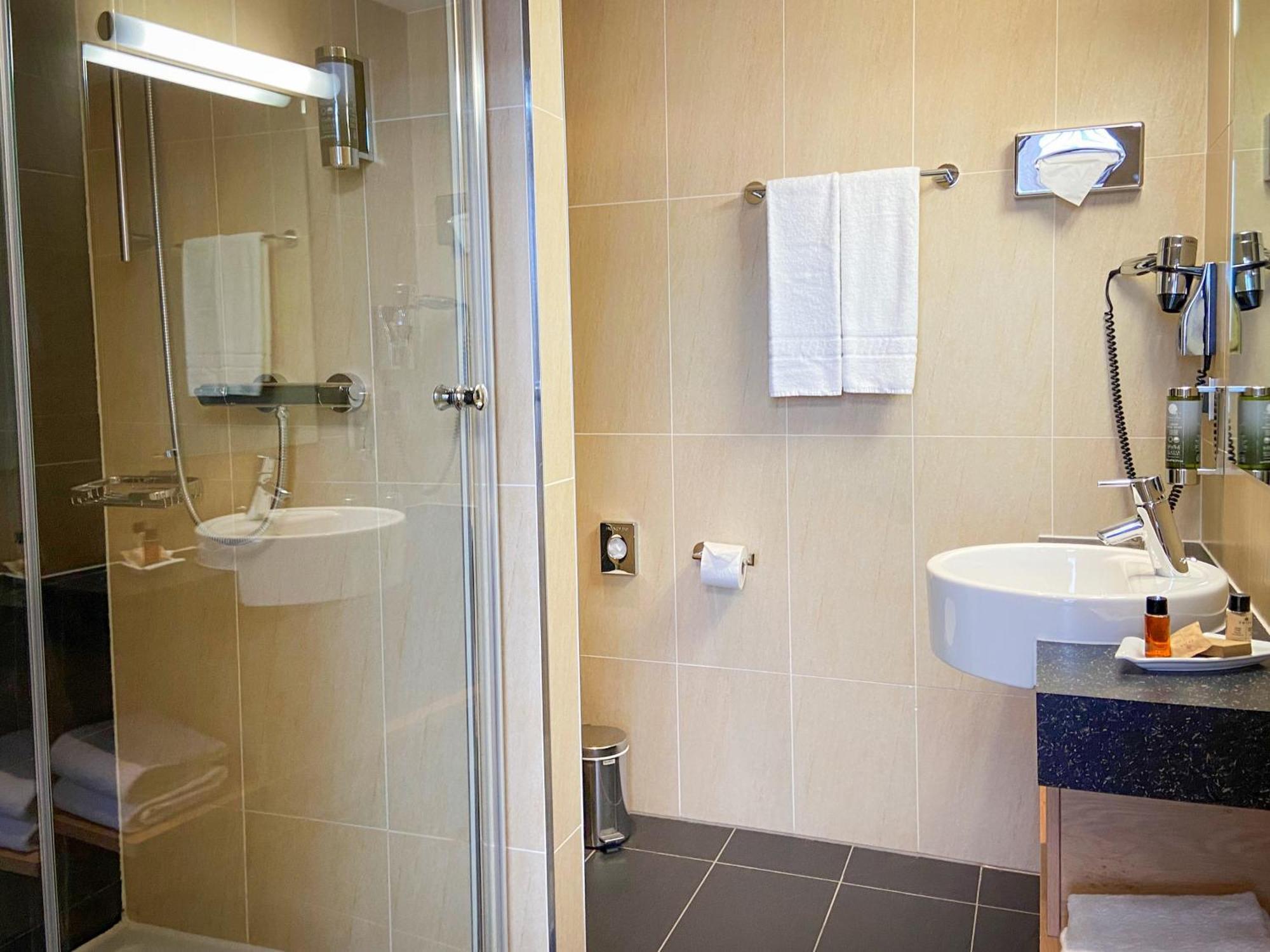Hotel Bildungsblick Kirchseeon Екстер'єр фото