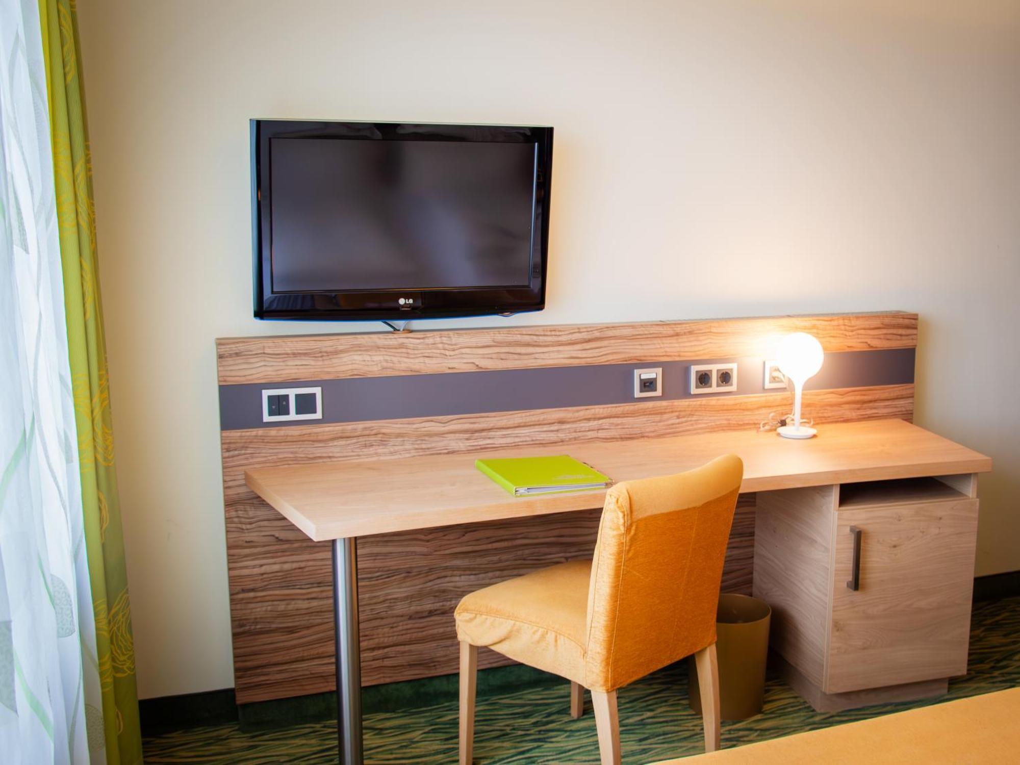 Hotel Bildungsblick Kirchseeon Екстер'єр фото