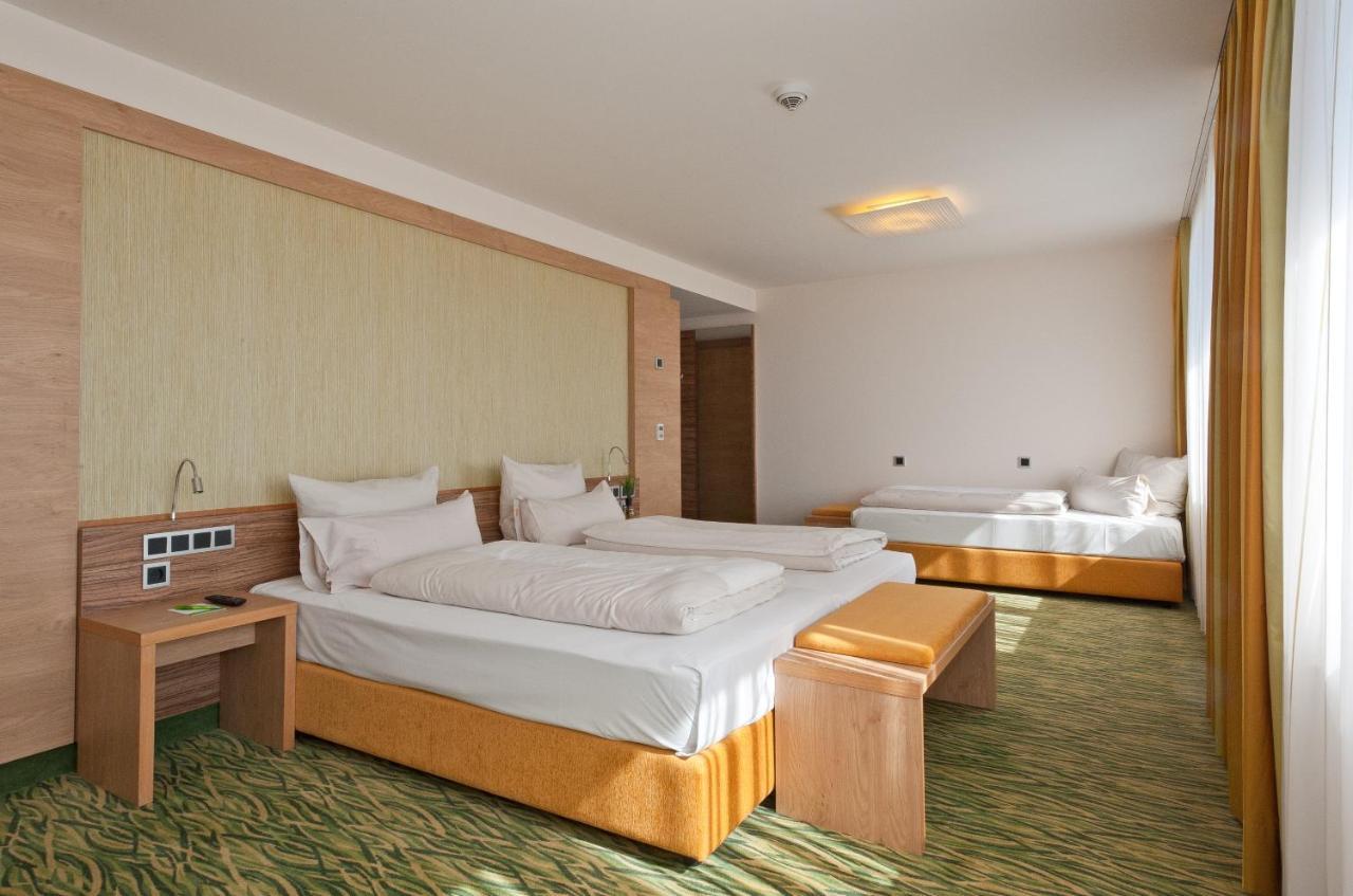 Hotel Bildungsblick Kirchseeon Екстер'єр фото
